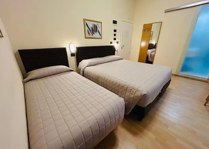 מלון Milano 3*